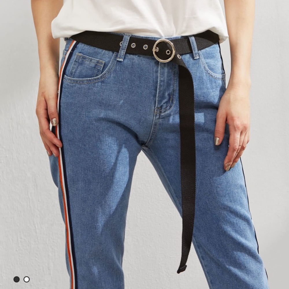 BELT W/ METAL CIRCLE BUCKLE